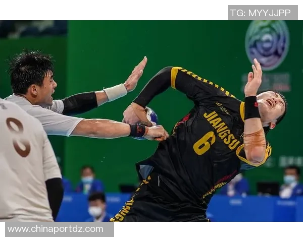 王伟独家分享网球心得与技巧助你提升球技的秘诀与经验总结